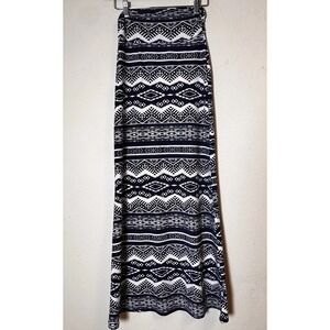 Discreet Navy White Aztec Print Maxi Skirt Size M Stretchy USA Made